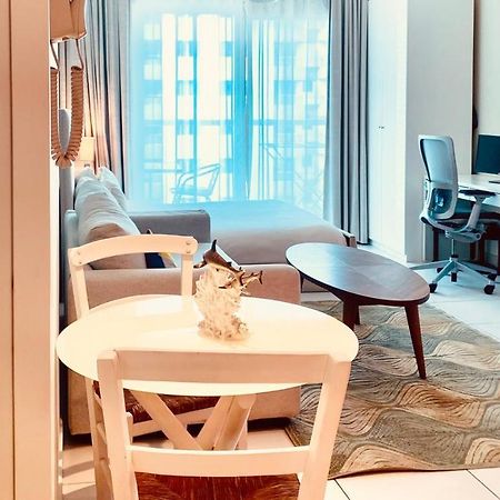 Full Sea View With Balcony - Studio Apartment - 10 Min To Jbr - Дубай Экстерьер фото