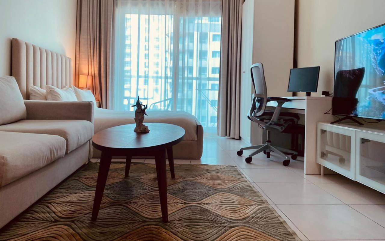 Full Sea View With Balcony - Studio Apartment - 10 Min To Jbr - Дубай Экстерьер фото